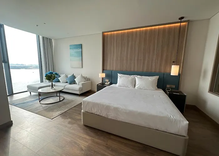 Alacarte - Luxury Seaview 1br Aparthotel Ha Long