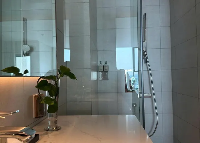Alacarte - Luxury Seaview 1br Aparthotel Ha Long